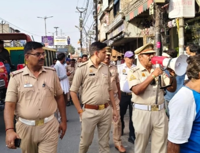 मुजफ्फरनगर ट्रैफिक पुलिस का अतिक्रमण के खिलाफ सख्त एक्शन,अतिक्रमण करने वालो में मचा हड़कंप।